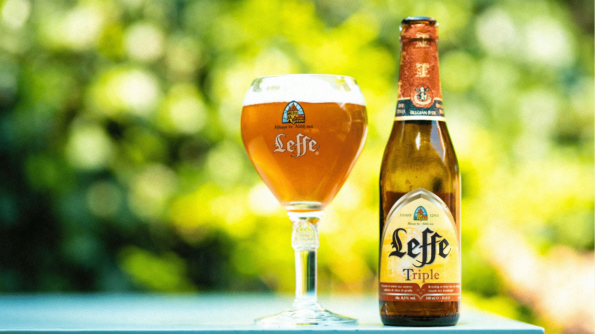 Deux coffrets Leffe avec le nouveau verre