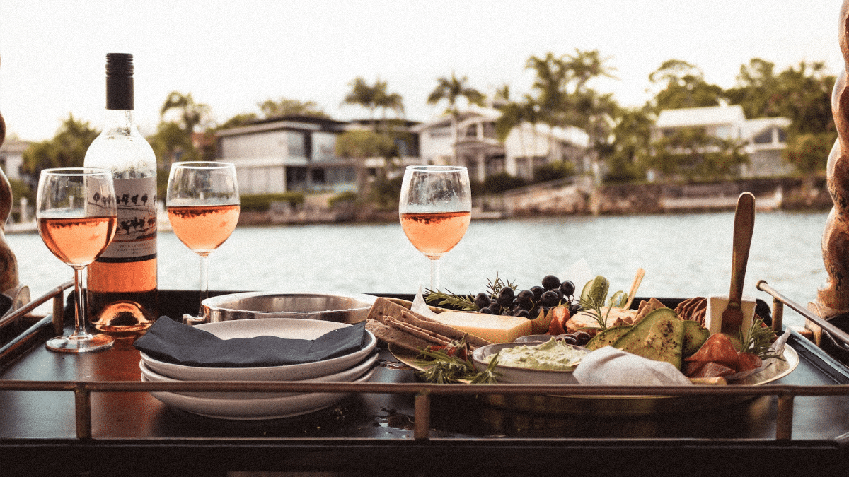 Le Rosé Corse, le trésor caché de l'Île de Beauté