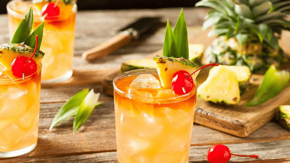Les meilleures recettes de cocktails à base de jus d'ananas pour épater vos invités