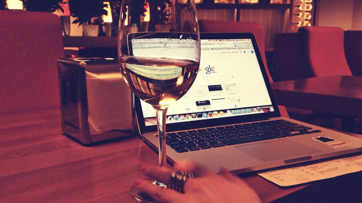 Le guide ultime pour connaître la cote des vins sur Internet