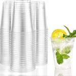 Le verre en plastique