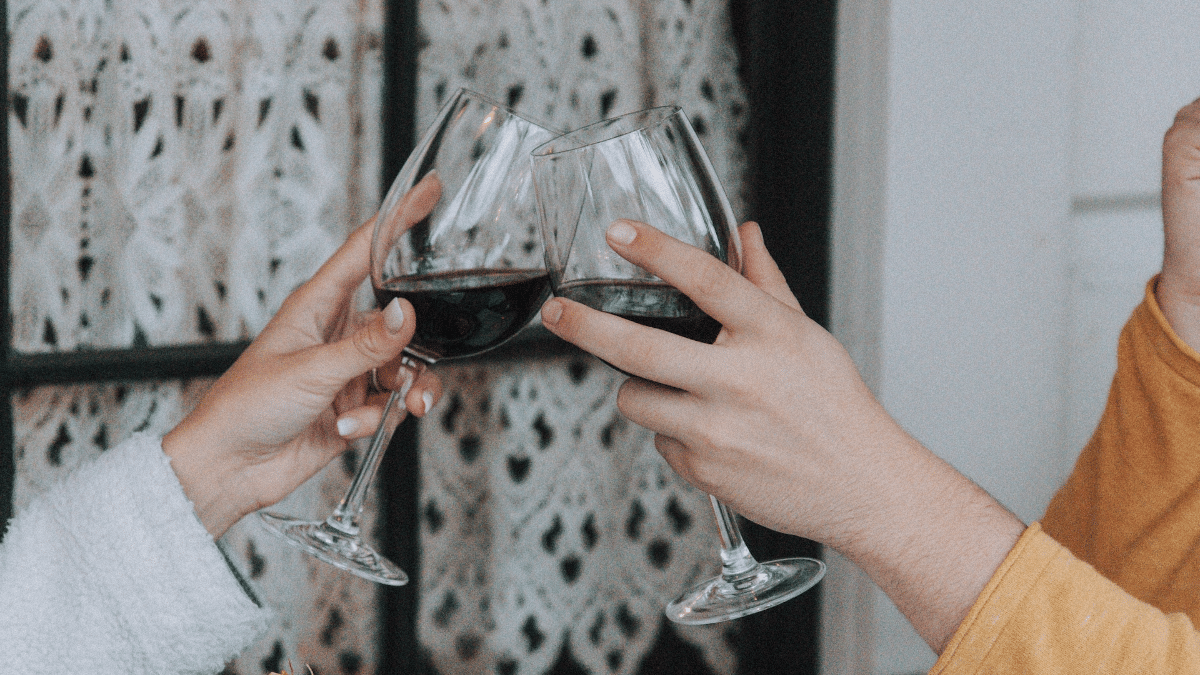 La robe d'un vin : élément clé de la dégustation