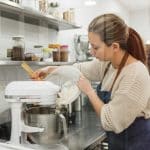 Un compagnon indispensable en cuisine : le robot pâtissier