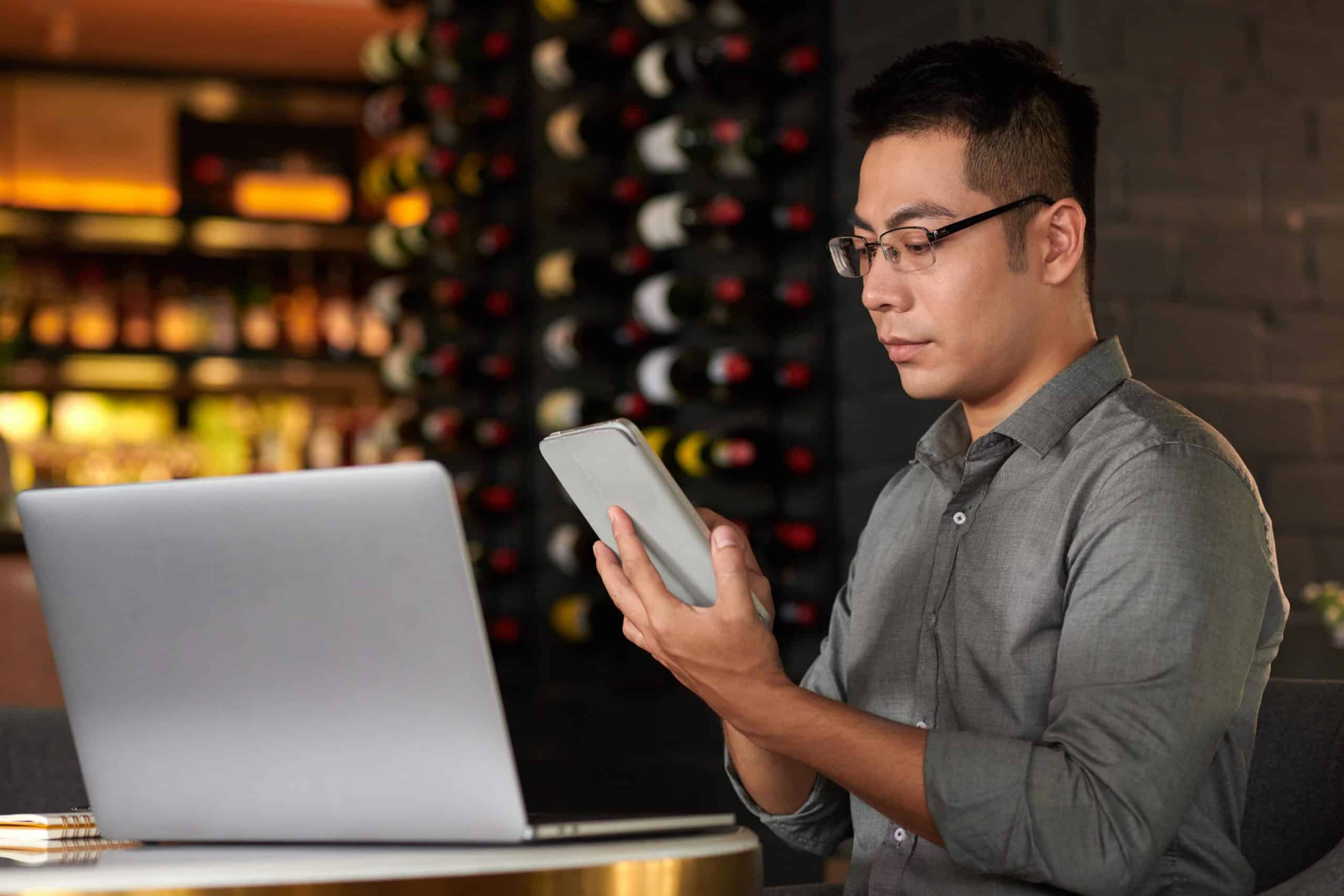 Bien gérer sa cave à vin grâce au digital