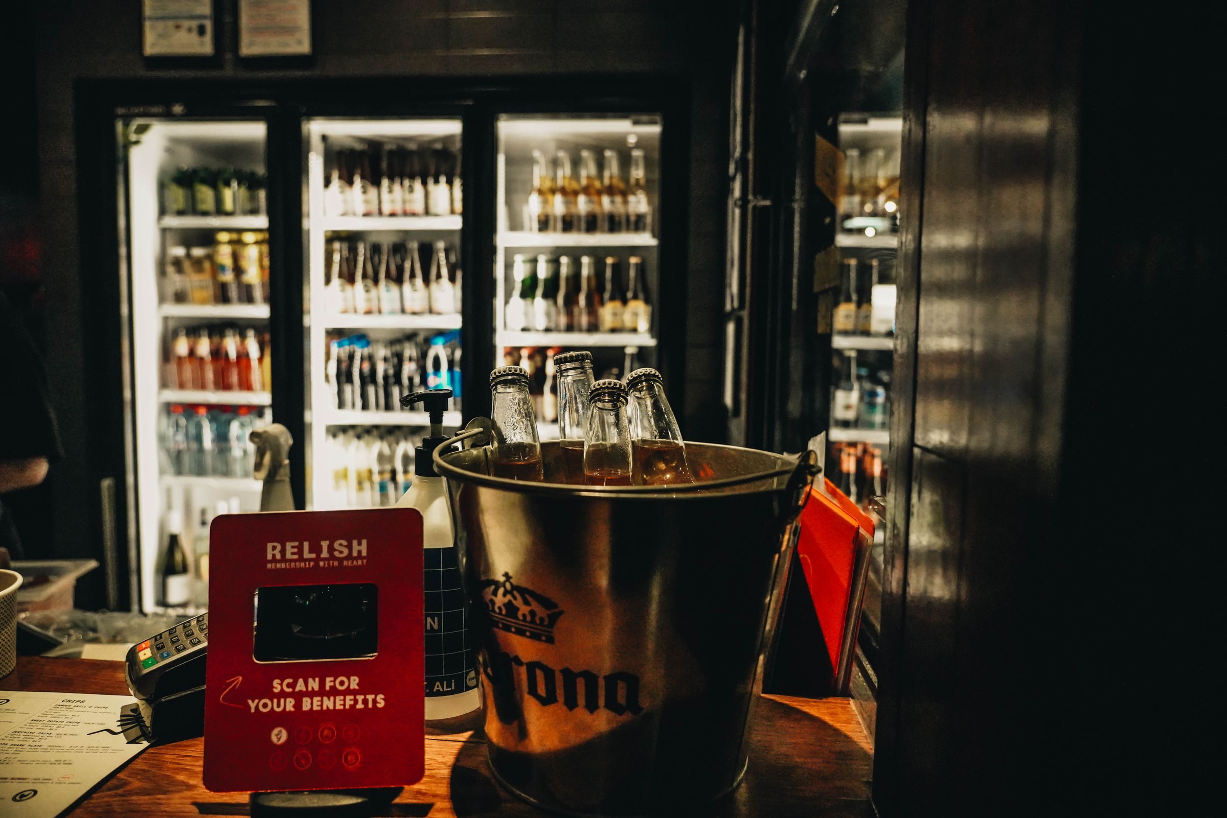 Cave à vin : Cave à vin vitrée, pour afficher et conserver ses bouteilles