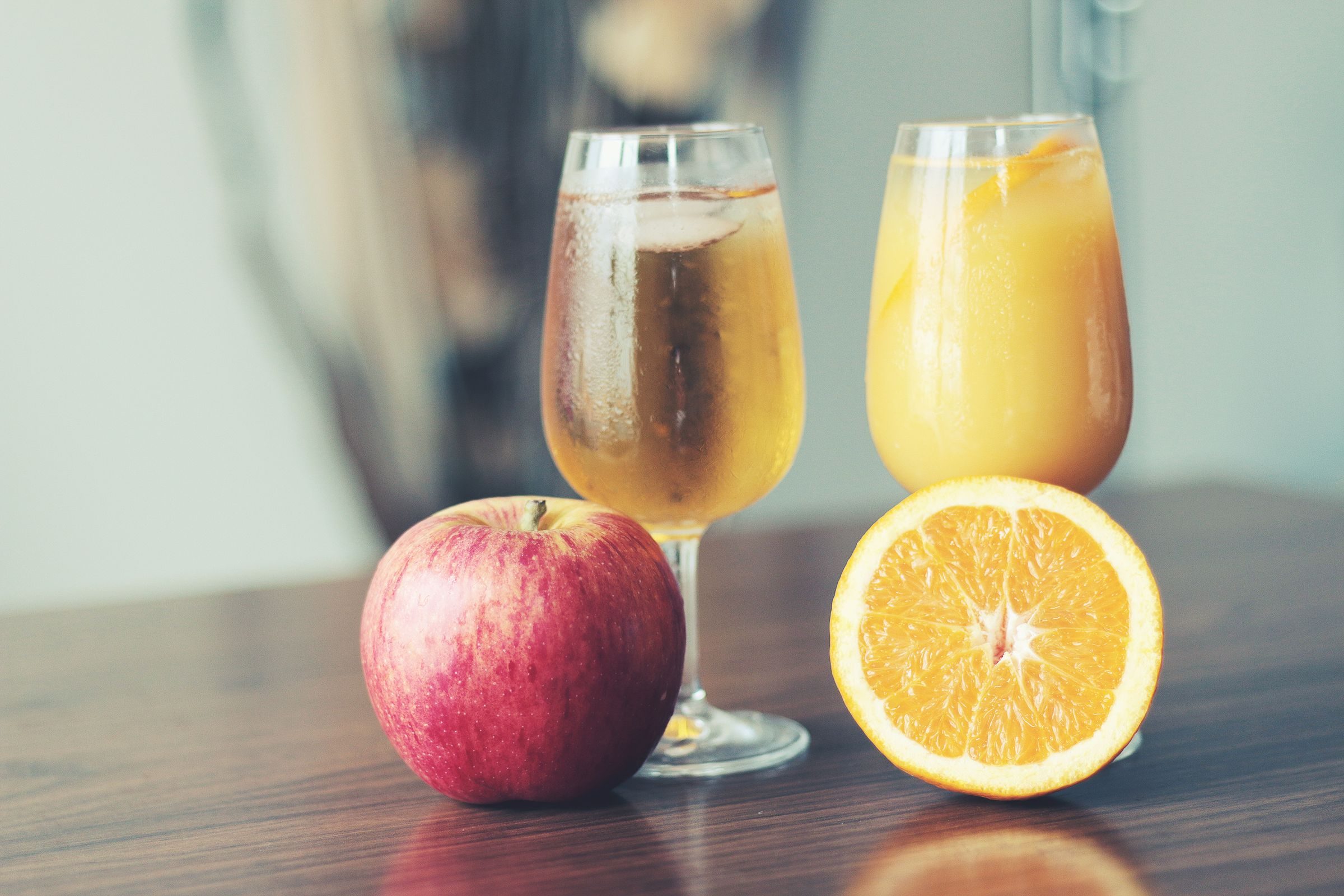 Verre de cidre et pommes