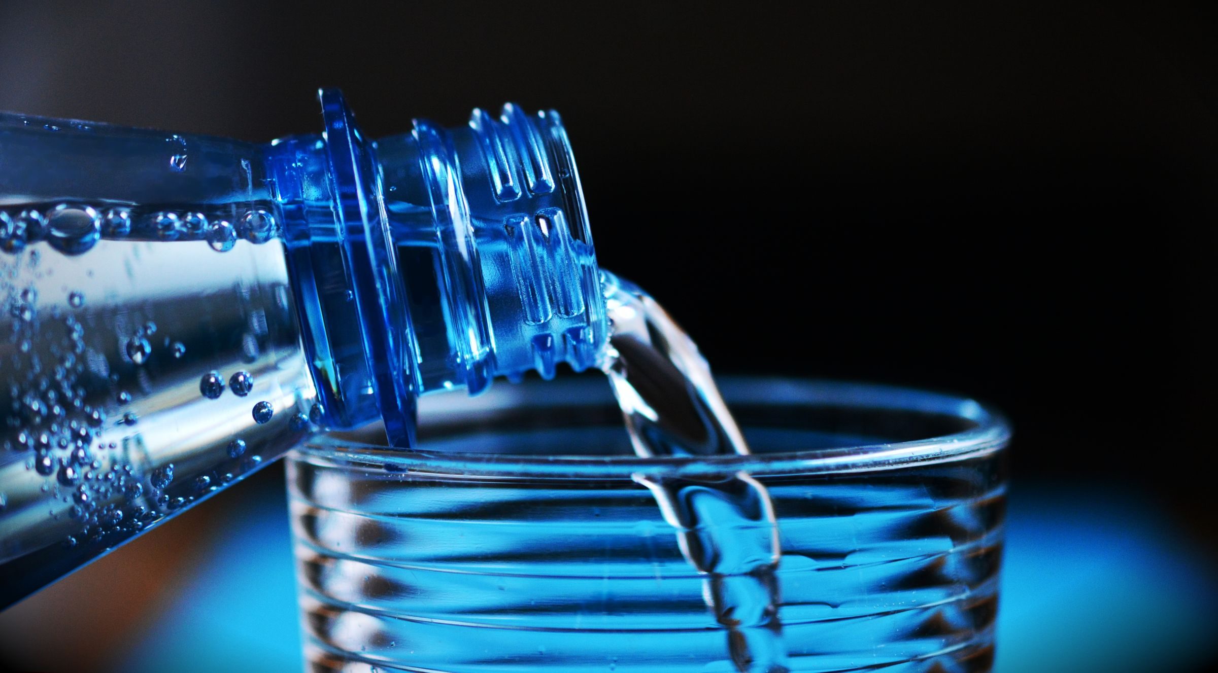 Verre d’eau pétillante